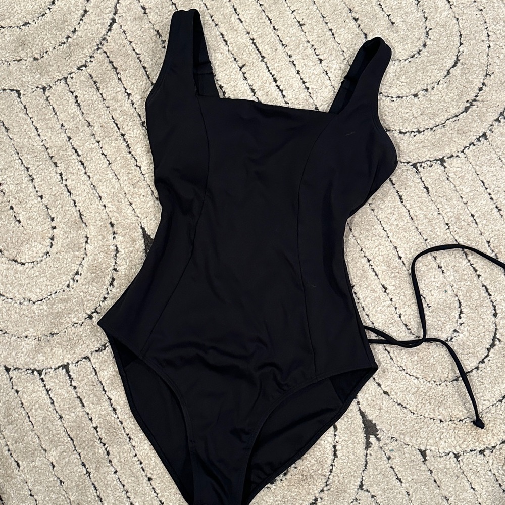 TA3 Squarey Black One-Piece Swimsuit